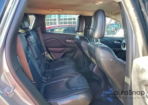 2014 Jeep Cherokee Trailhawk z USA, uszkodzony, nr VIN 1C4PJMBS6EW156971